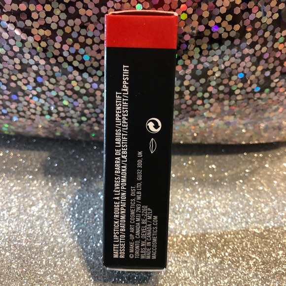 BNIB! MAC Matte Lipstick in So Chaud 615 💄 - Picture 6 of 6
